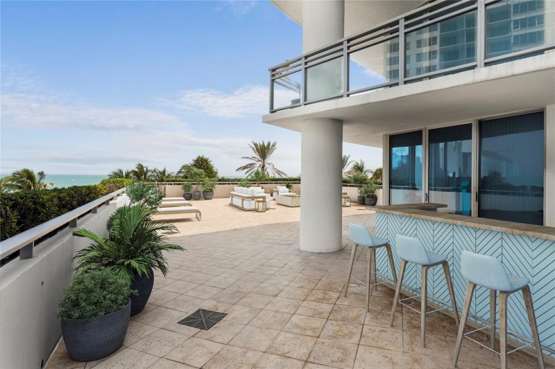 Alquiler de apartamento en Diplomat Residences 402
