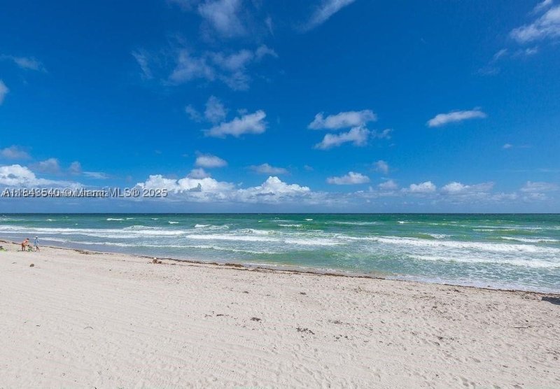 Apartment for rent at Sea Air Towers 415