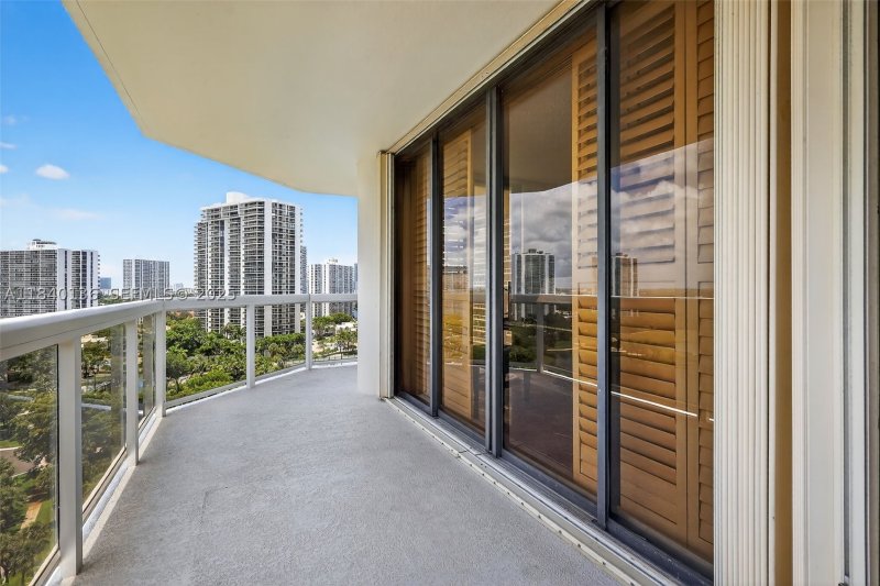 Comprar apartamento en The Landmark 1406