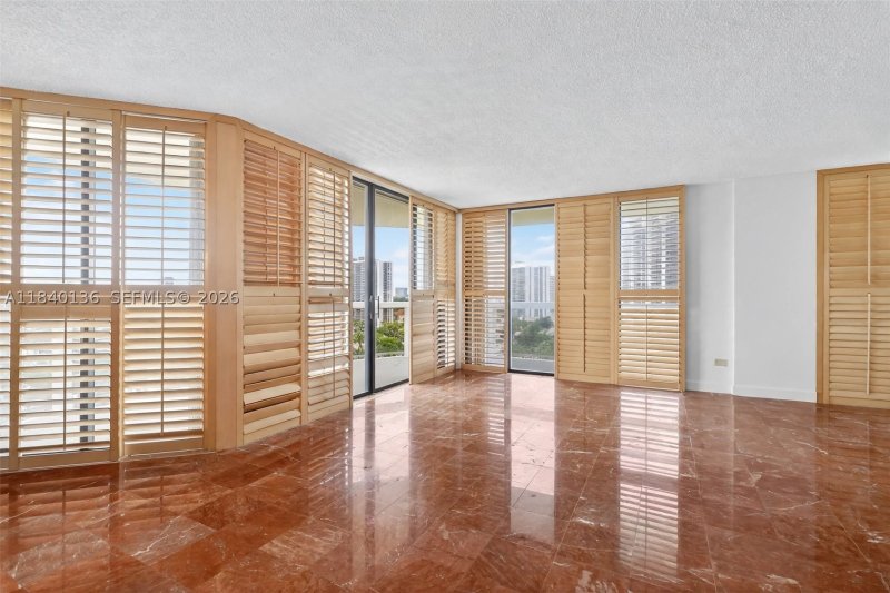 Comprar apartamento en The Landmark 1406