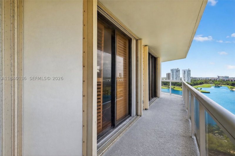 Comprar apartamento en The Landmark 1406