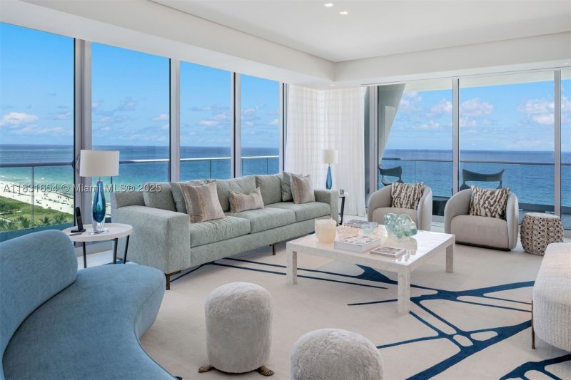 Condo for sale at FENDI Chateau Residences 1101