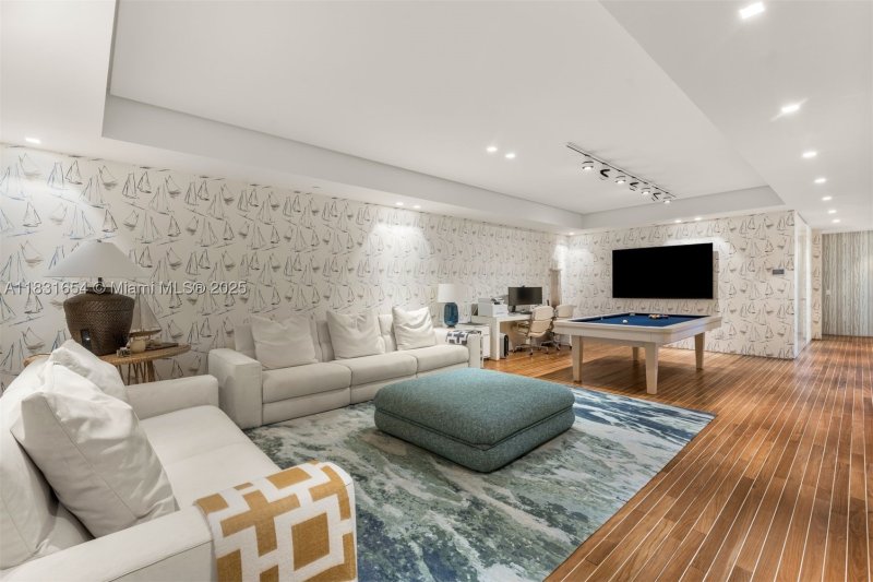Condo for sale at FENDI Chateau Residences 1101