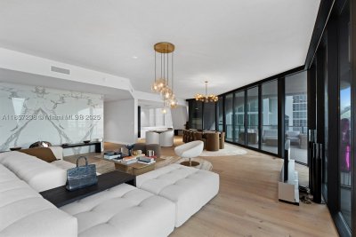Comprar apartamento en One Thousand Museum 2402