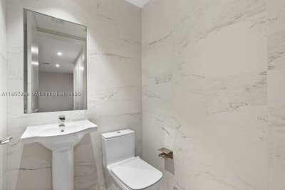 Comprar apartamento en One Thousand Museum 2402
