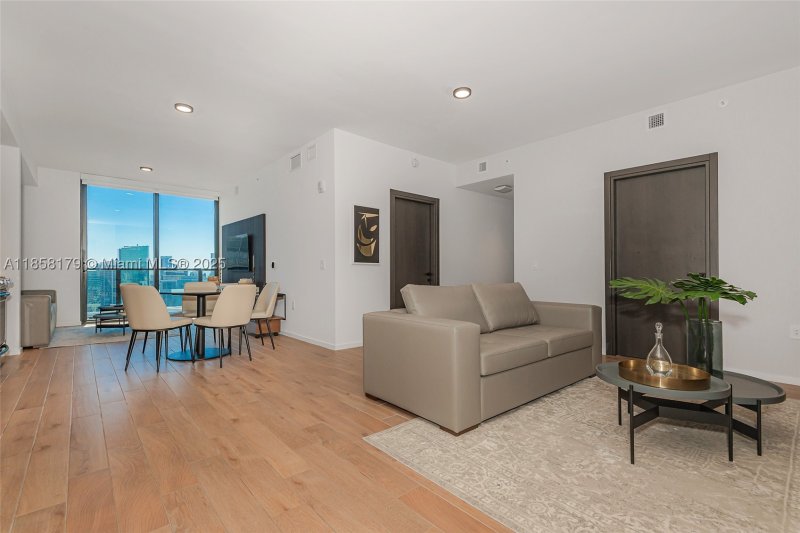 Aluguel de apartamento no The Elser Hotel and Residences 4417