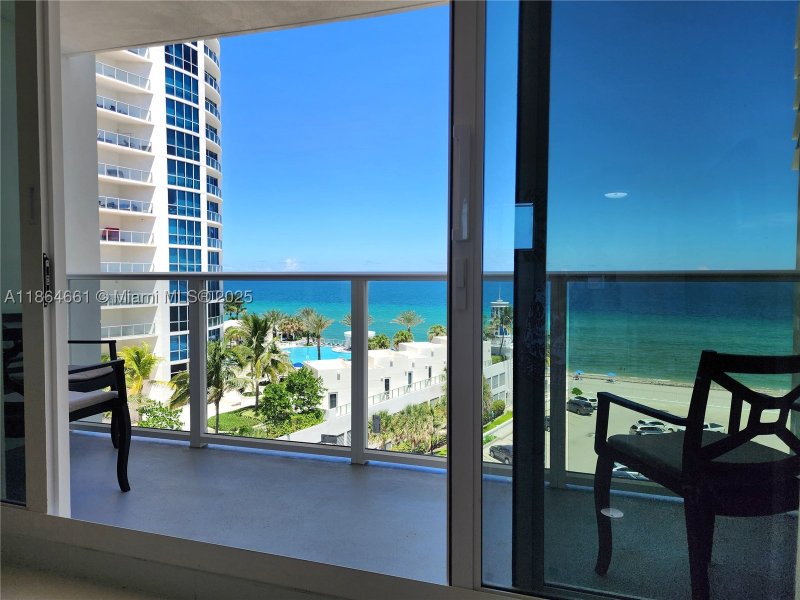 Apartment for rent at Alexander Towers 707