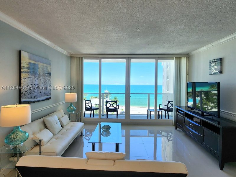 Apartment for rent at Alexander Towers 707
