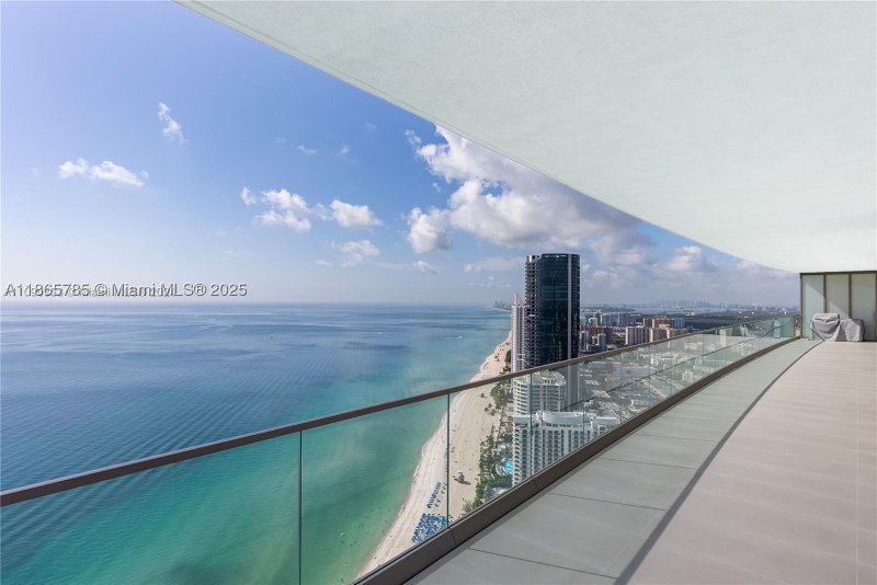 Alquiler de apartamento en Residences by Armani / Casa 4600