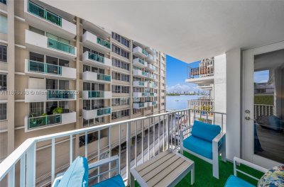 Comprar apartamento no Bayview Terrace 312