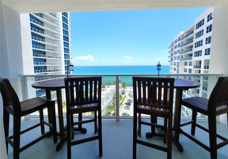 Apartment for rent at Alexander Towers 1006