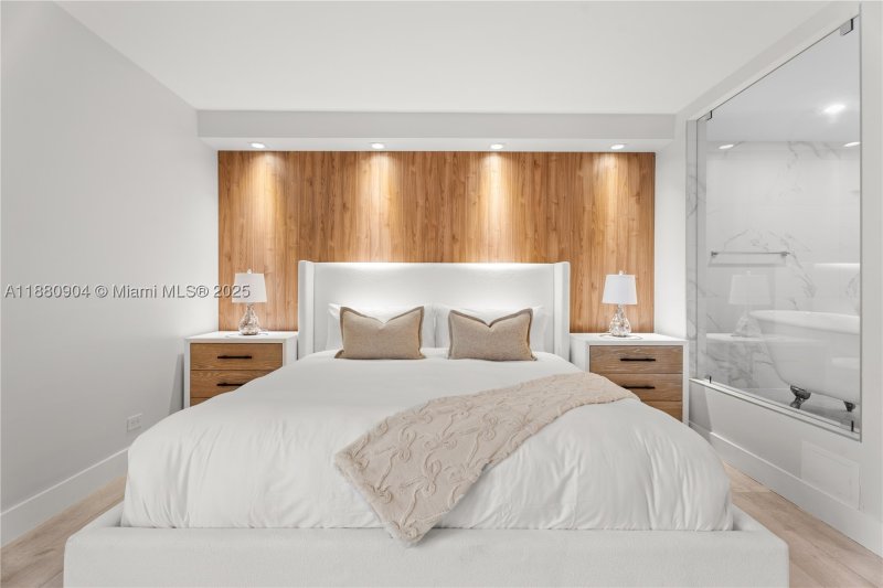 Comprar apartamento en Roney Palace 1523-24