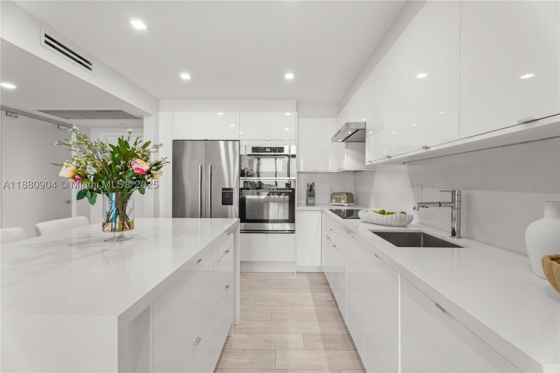 Comprar apartamento en Roney Palace 1523-24