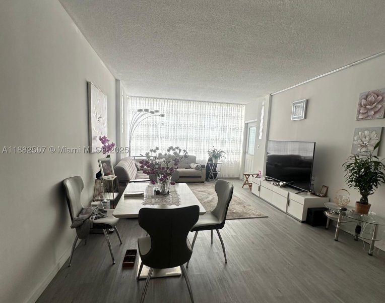 Condo for sale at Imperial Towers PH-6