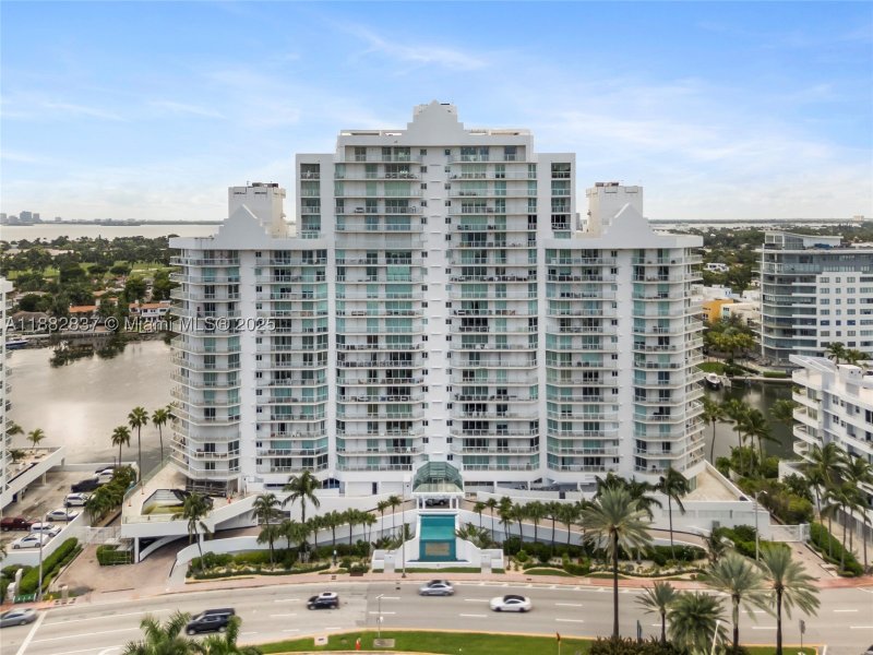 Apartment for rent at Grandview 604