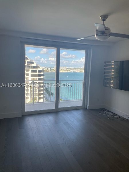 Condo for sale at Isola Brickell Key 1511