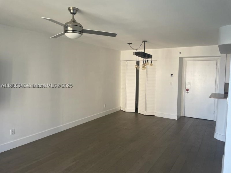 Condo for sale at Isola Brickell Key 1511