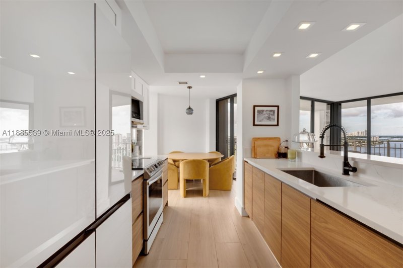 Condo for sale at Towers of Quayside 4 2211