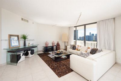 Comprar apartamento no 2000 Williams Island 1002