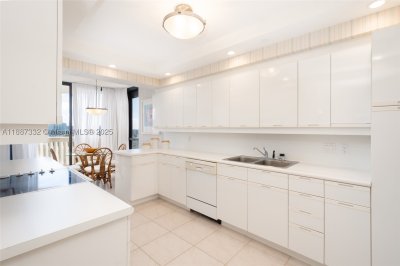 Comprar apartamento no 2000 Williams Island 1002