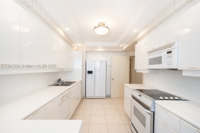 Comprar apartamento no 2000 Williams Island 1002