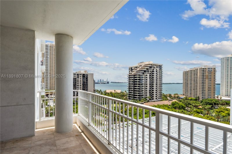 Condo for sale at Courvoisier Courts 1411