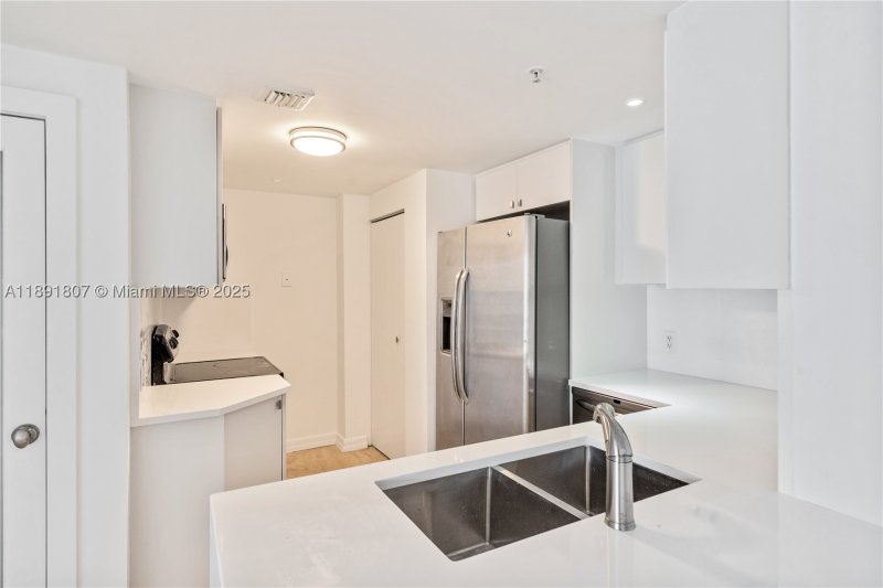 Condo for sale at Courvoisier Courts 1411