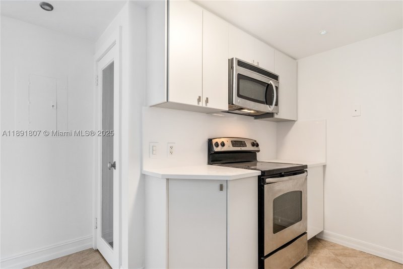 Condo for sale at Courvoisier Courts 1411