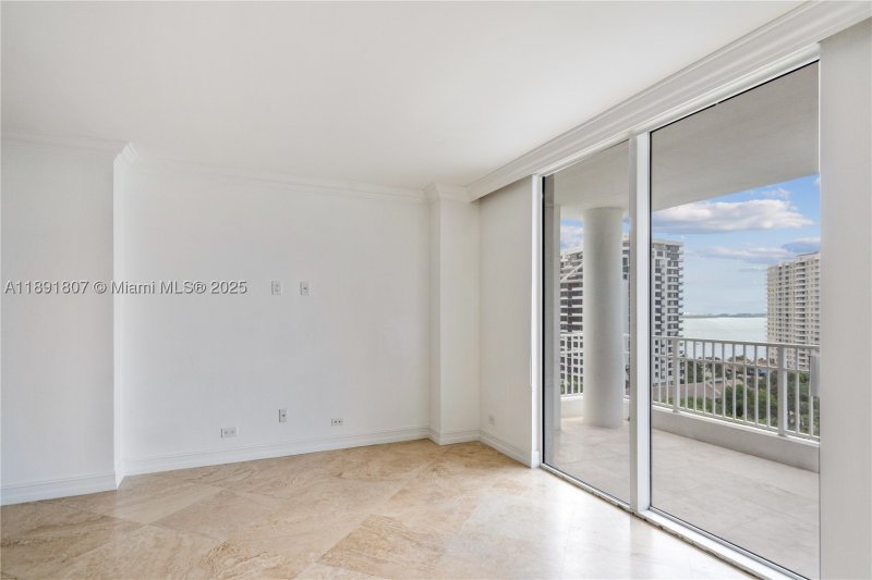 Condo for sale at Courvoisier Courts 1411