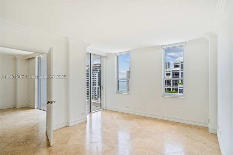 Condo for sale at Courvoisier Courts 1411