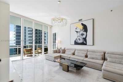 Aluguel de apartamento no Trump Tower One 3507