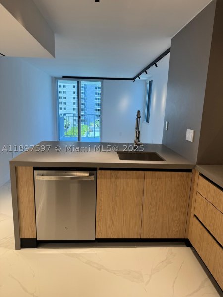 Apartment for rent at Madison Miami E-901