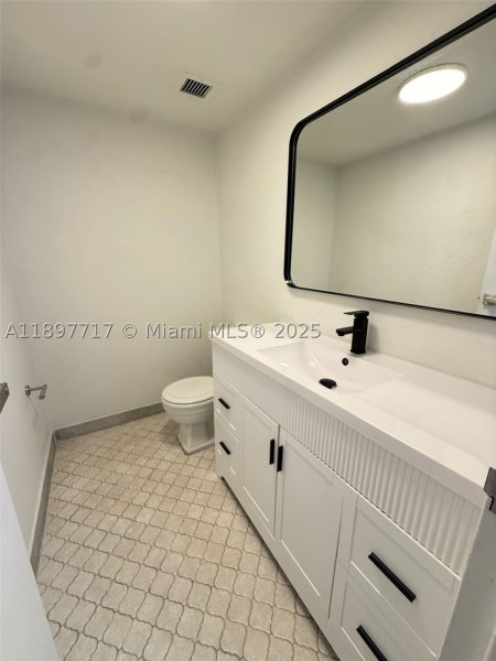 Condo for sale at Sailboat Cay 811