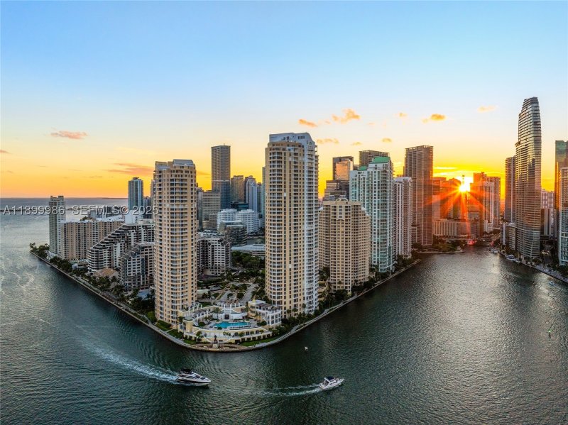 Comprar apartamento en Three Tequesta Point 204