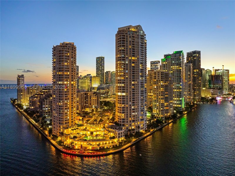 Comprar apartamento en Three Tequesta Point 204