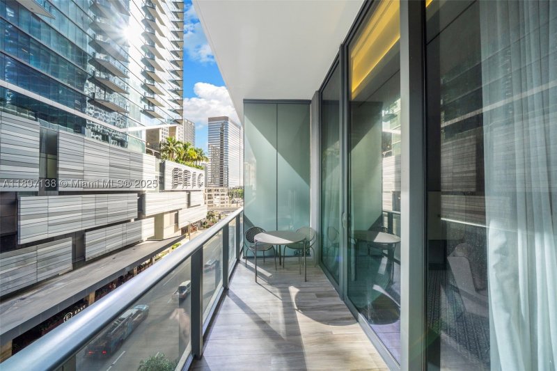 Comprar apartamento en SLS Lux Brickell 402