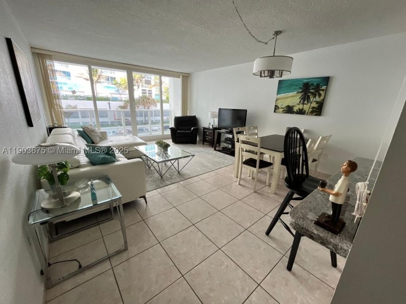 Condo for sale at Alexander Towers 208
