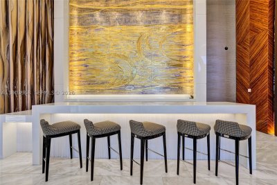 Aluguel de apartamento no Mansions at Acqualina 1402