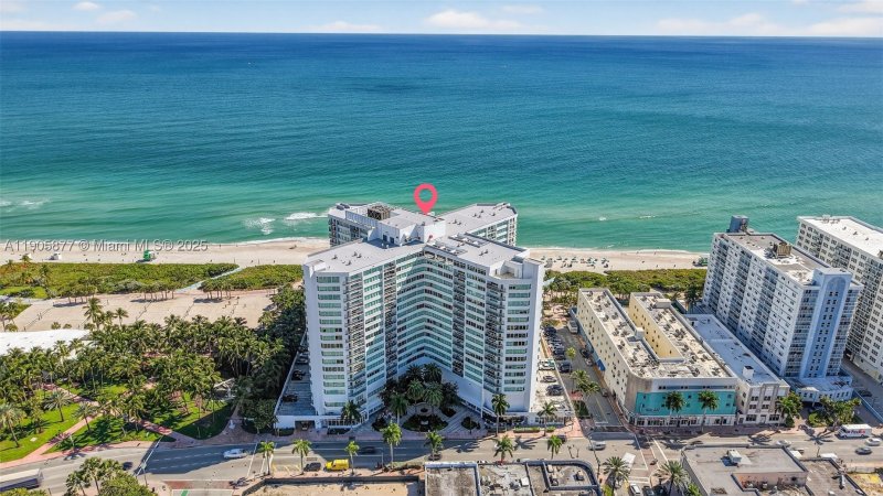 Condo for sale at Burleigh House 705