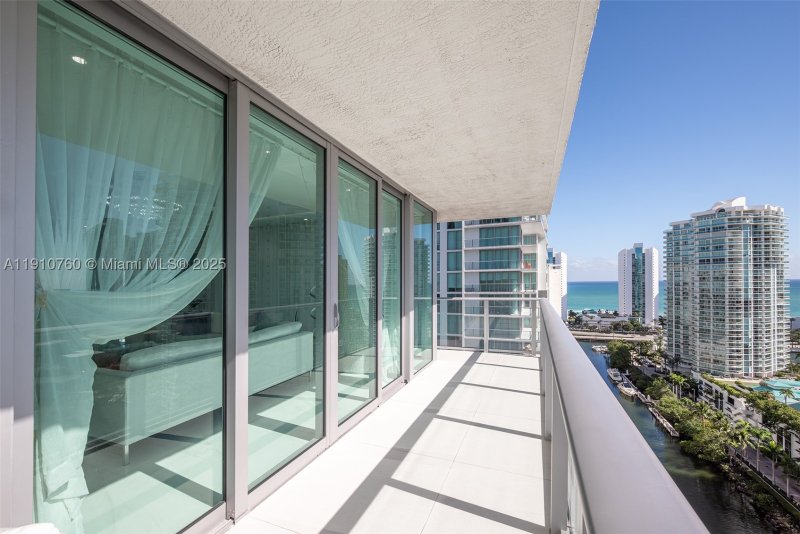 Comprar apartamento en Parque Towers at St. Tropez 5-1908