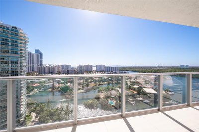 Comprar apartamento en Parque Towers at St. Tropez 5-1908