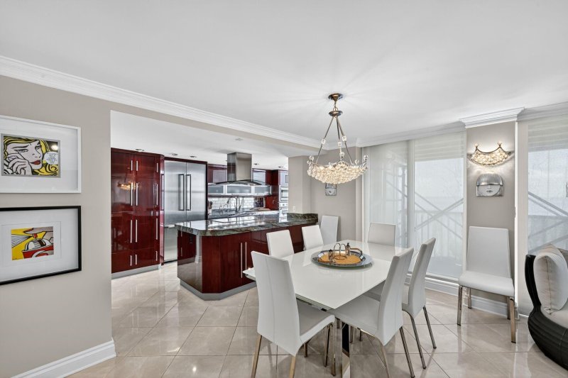 Condo for sale at Plaza South 20-A
