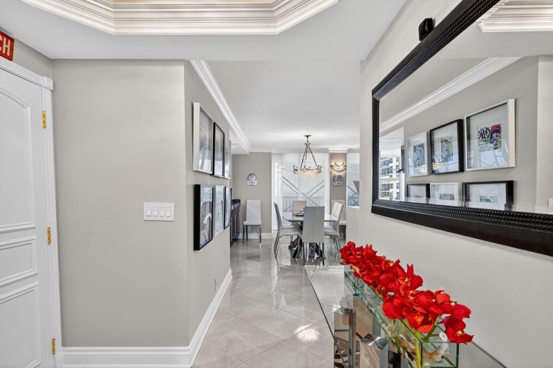 Condo for sale at Plaza South 20-A