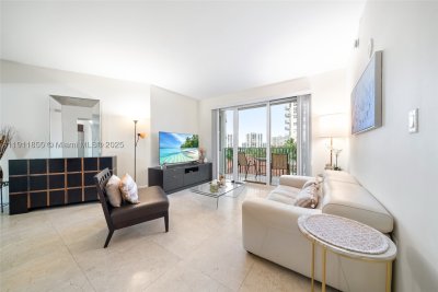 Comprar apartamento no Turnberry Village South 816