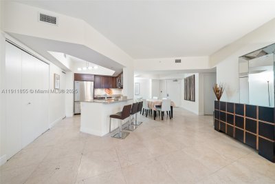 Comprar apartamento no Turnberry Village South 816