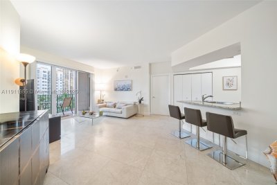 Comprar apartamento no Turnberry Village South 816