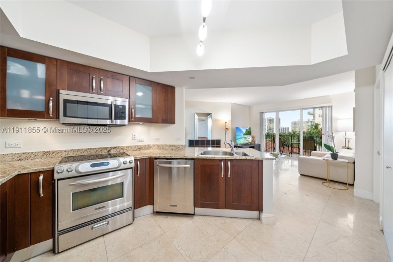 Condo for sale at Turnberry Village South 816