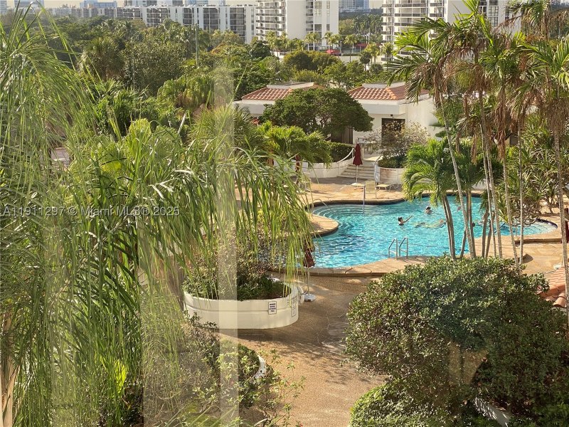 Condo for sale at Hamptons West 511