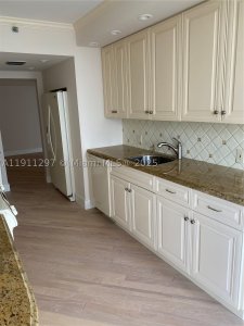 Comprar apartamento no Hamptons West 511