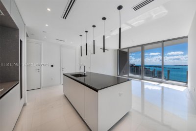 Comprar apartamento no Aston Martin Residences 3506W